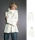 Frau trägt cremefarbene Walkjacke nach dem Schnittmuster 06222 von pattern company mit großem Kragen und offenen Kanten.