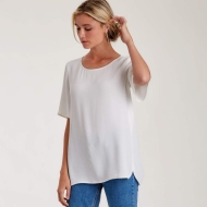 naehen-schnittmuster-simplicity-9107-damenshirt-mit-rueckwaertigen-falten