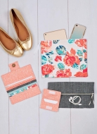 Schnittmuster aus Papier Kwiksew 4299 Taschen, Umhängetaschen, Unterarmtasche