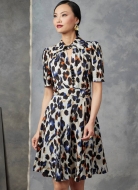 Schnittmuster Vogue 1908 feminines Damenkleid Gr. 34-52