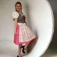 Schnittmuster Damendirndl mit Bluse und Schürze fadenkäfer Gr. 32-58