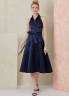 Schnittmuster sommerliches Neckholderkleid mit Knopfleiste und Kragen Vogue 2103 Gr. 34-52