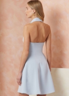 Schnittmuster sommerliches Neckholderkleid mit Knopfleiste und Kragen Vogue 2103 Gr. 34-52