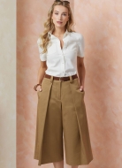 Schnittmuster bequeme Damenbermuda mit weiten Beinen und Bügelfalte Vogue 2115 Gr. 34-52