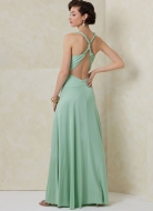 Schnittmuster elegantes Abendkleid mit Hüftdrapage und verdrehten Trägern Vogue 2110 Gr. 34-52