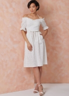 Schnittmuster bodenlanges Stufenkleid mit Rüschen und freien Schultern Vogue 2107 Gr. 32-50