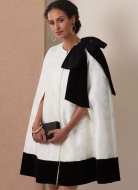 Schnittmuster kurzes Minikleid mit passendem Cape und dekorativer Schleife Vogue 2133 Gr. 32-50