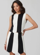 Modeldrawing of sewing pattern McCalls 8610 for...