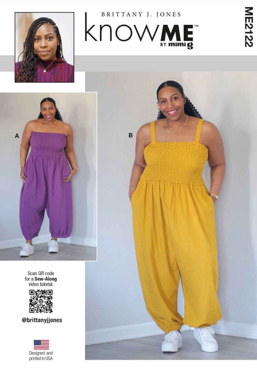 Schnittmusterhülle zeigt ein sommerlicher Jumpsuit für Damen in zwei Längen von Brittany J. Jones für 2122 von knowME
