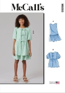 Schnittmusterhülle zeigt ein gerades...