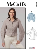 Schnittmusterhülle zeigt eine stylische Damenbluse...