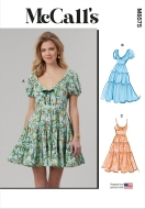 Schnittmusterhülle zeigt ein sommerliches...