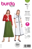 Schnittmusterhülle zeigt ein weitenlanges Damenkleid...