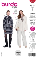 Schnittmusterhülle zeigt ein bequemes Damenkleid mit...